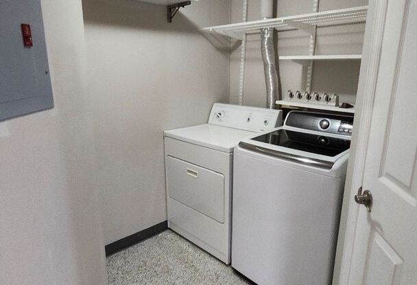 2 beds, 2 baths, $2,250, Unit #1105