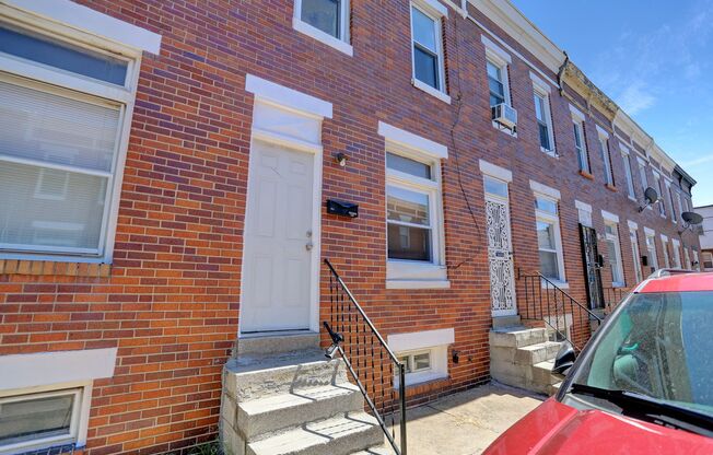 Spacious Renovated Baltimore Row-Home