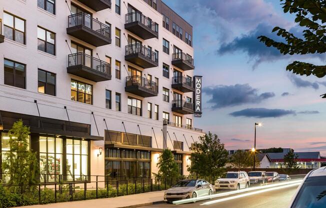 Just steps from the river and minutes from downtown, Modera Riverview connects you to the best of Nashville.