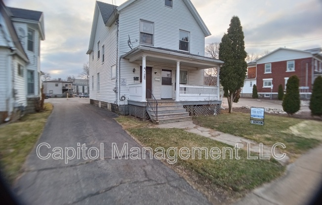 418 N Walnut St