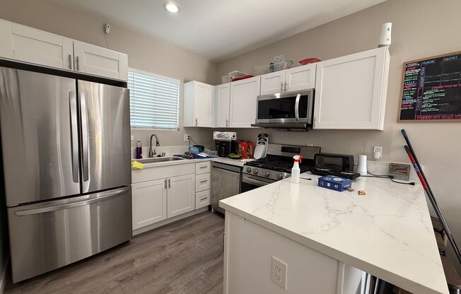 5223 5225 E FLS VW DR