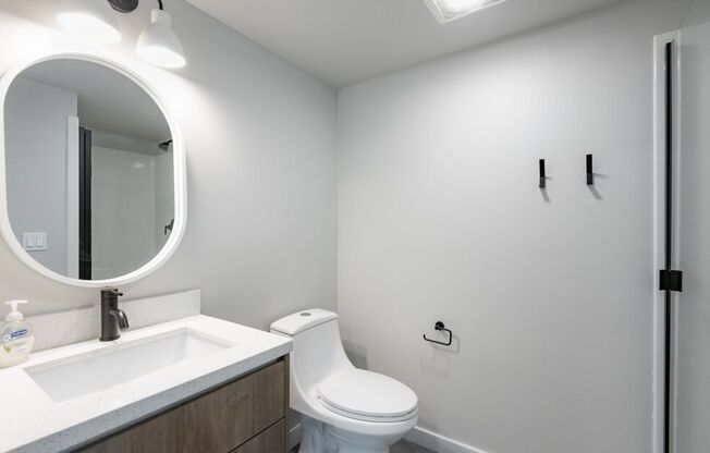 Studio, 1 bath, 251 sqft, $1,359, Unit Clara Unit 412