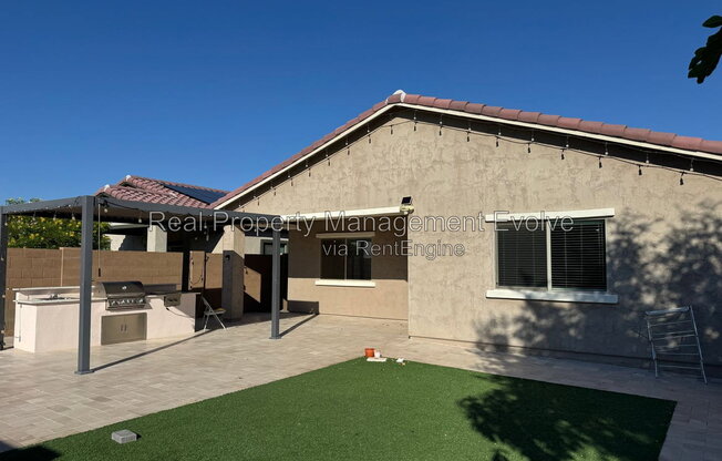 5 beds, 3 baths, 2,033 sqft, $2,990