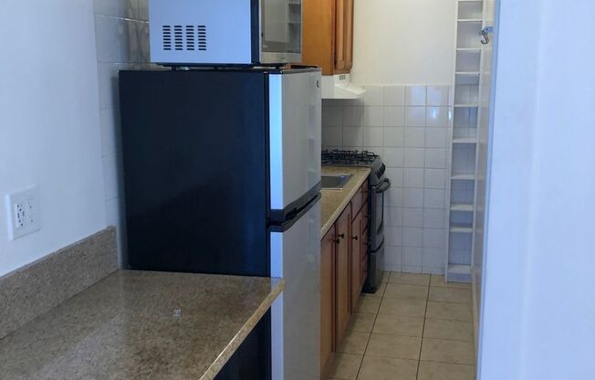 2801 - 2805 South Budlong Apartments