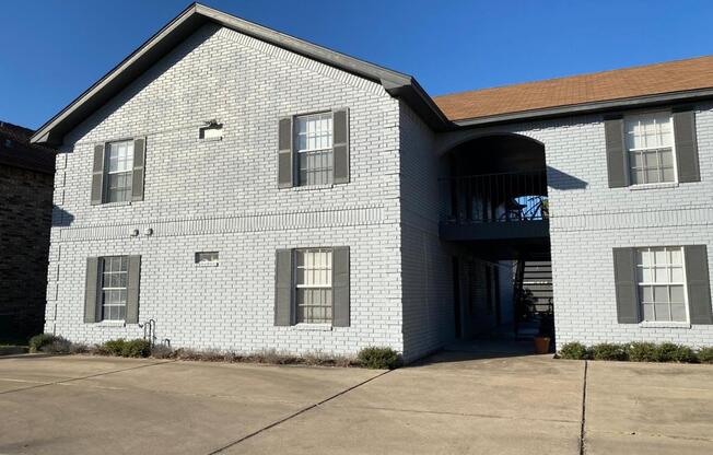 417 E ULEX AVE