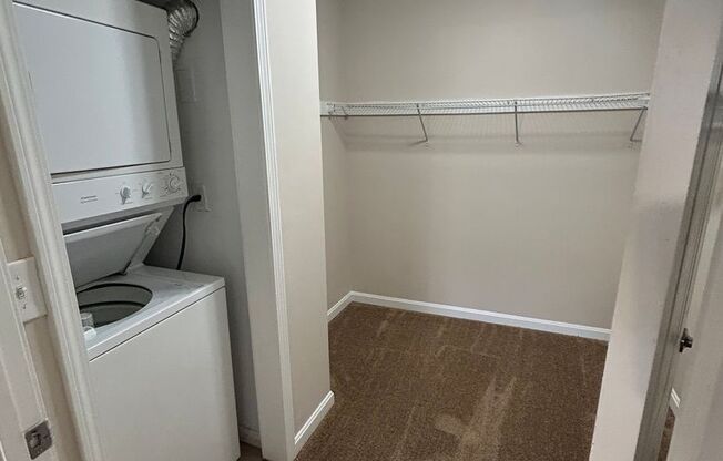 2 beds, 1 bath, 930 sqft, $1,100, Unit 4508-104