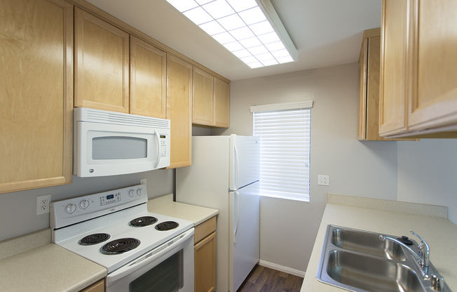 Studio, 1 bath, 480 sqft, $1,750, Unit 45
