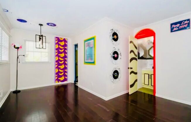 2 Bedroom, 2 Bath within Walking Distance to Starbucks and Basecamp Fitness - Available August 2025!