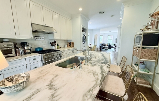 58 SEAVERNS AVE