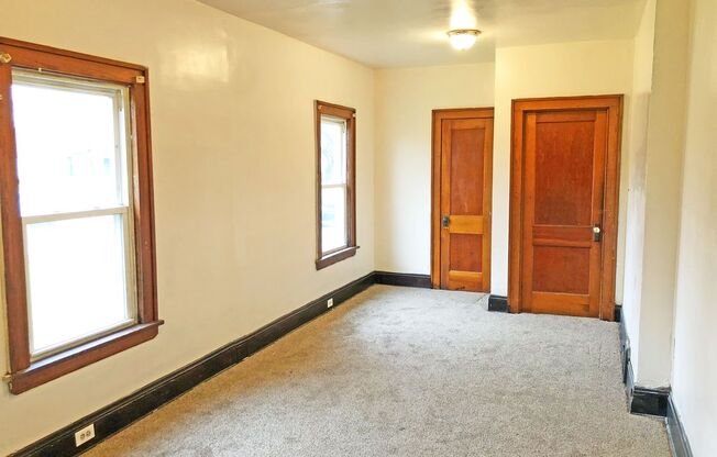 4 BED 1 BATH SINGLE FAMILY HOME IN MT PLEASANT!