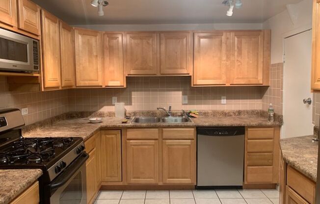 3 bed 2 bath Ranch w/ finished basement in MarLee Neighborhood