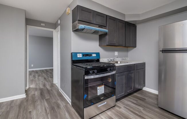 2 beds, 1 bath, $1,725, Unit D1