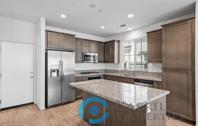 Spacious 3 bedroom Home w/2 car Garage in Vista, Short Drive to the Beach and Freeway access!