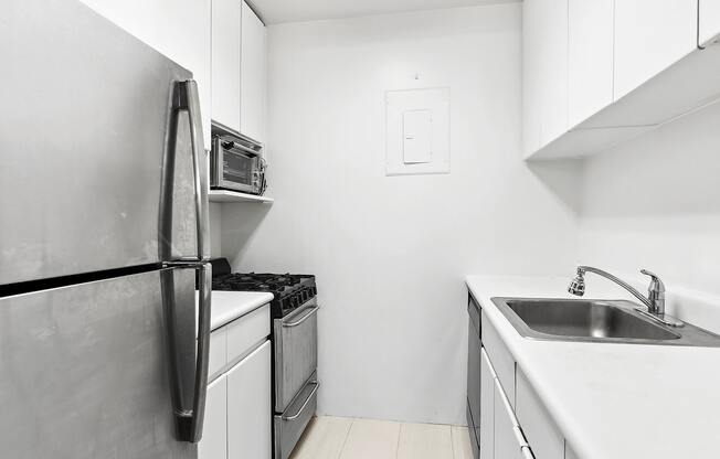 1 bed, 1 bath, $3,250, Unit 17I