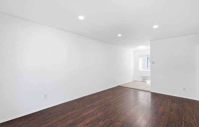 7100 Fulton Ave