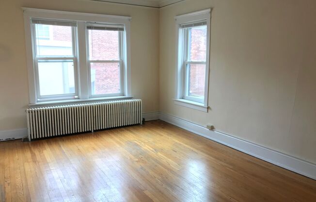 2 beds, 1 bath, $1,345, Unit 12