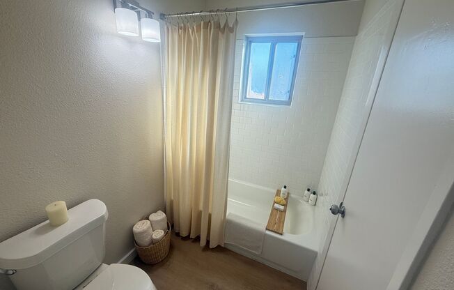 2 beds, 2 baths, 950 sqft, $1,470, Unit PEN-203