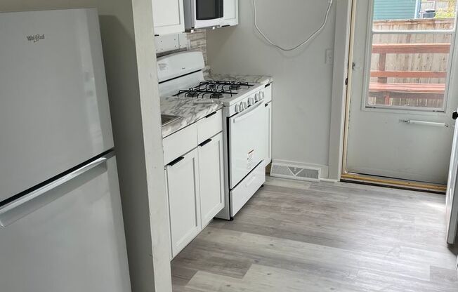 1 bed, 1 bath, 500 sqft, $625, Unit Unit 2