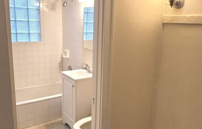 Studio, 1 bath, $845, Unit 5