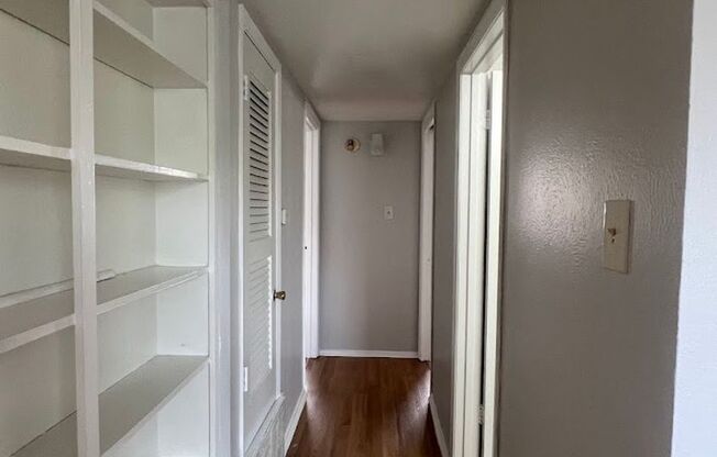 2 beds, 1 bath, 750 sqft, $1,000, Unit K708 - 307 - 109