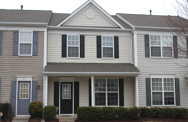 3-Bedroom Townhome in Fantastic NW Raleigh Location off Glenwood Avenue!