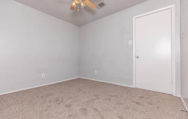 2 beds, 2 baths, 810 sqft, $1,230