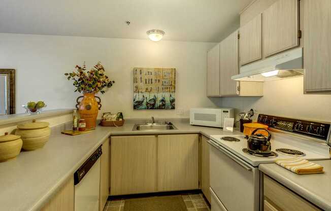 2 beds, 1.5 baths, 888 sqft, $1,895, Unit K102