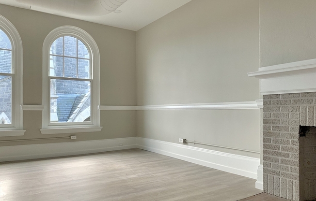 2 beds, 1 bath, 782 sqft, $2,400, Unit 301