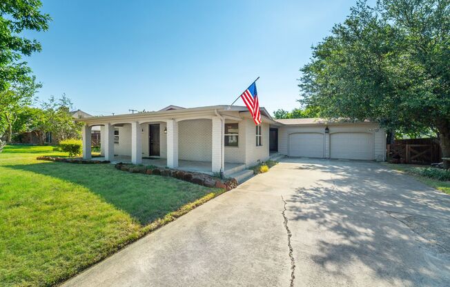 3 Bedroom 2 Bath 2 Car Garage - Backs Up To A Nice Farm