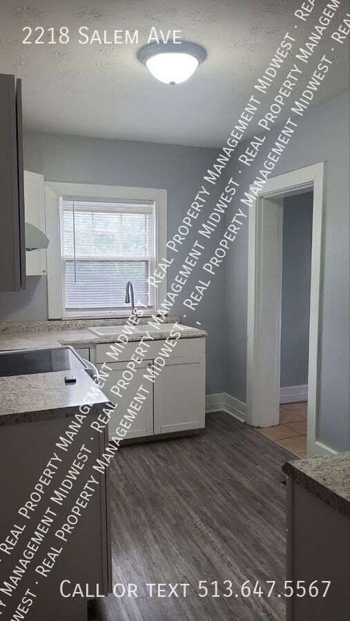 2218 SALEM AVE