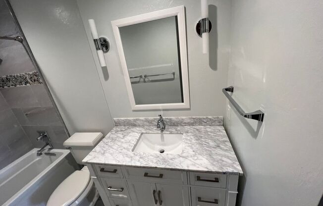 3 Bedroom 2 Bath Lakeside Home