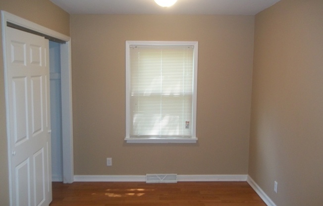 3 beds, 1 bath, $1,250