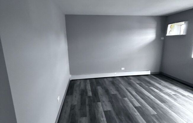 3 beds, 1 bath, 1,000 sqft, $1,650, Unit 3014 2N