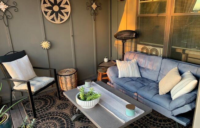 2 beds, 2 baths, 926 sqft, $1,575, Unit 306