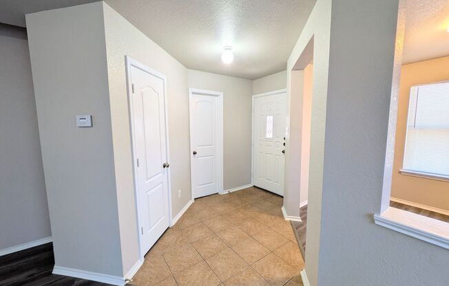 Very Nice 4 Bedroom Home In Convenient Northwest Location!