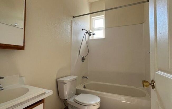 Camdon - 1 Bedroom - Central District - Vintage Charm