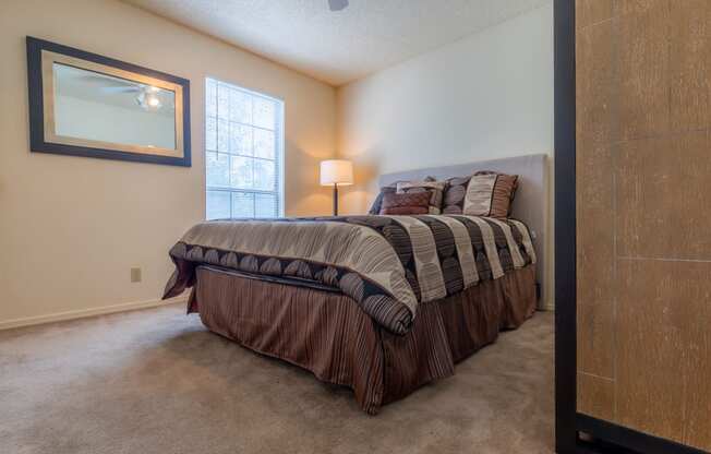Bedroom with bed at Coventry Oaks Apartments, Overland Park, KS, 66214