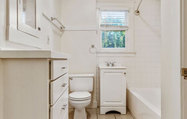 Studio, 1 bath, 320 sqft, $1,595, Unit 07