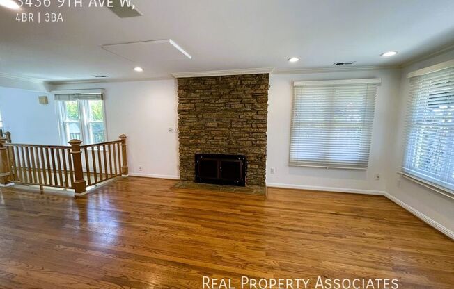 3436 9 AVE W