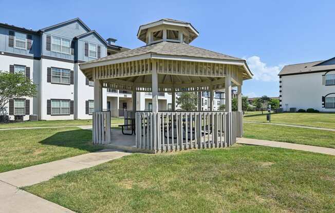 the gazebo at the preserve at polk apartments