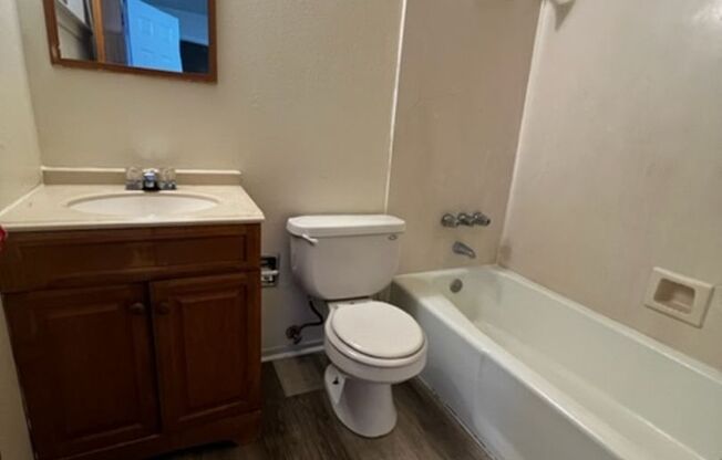 2579 - 3601 Yucca Dr NW