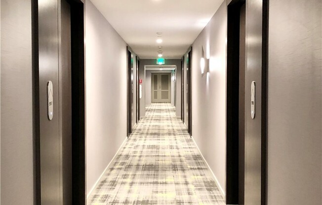 1 bed, 1.5 baths, 937 sqft, $4,150, Unit 1828