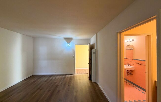 3732-3744 Grand