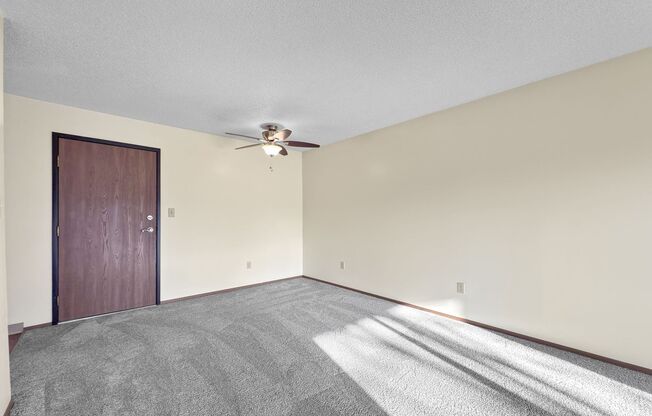 1 bed, 1 bath, 640 sqft, $900, Unit VC-524