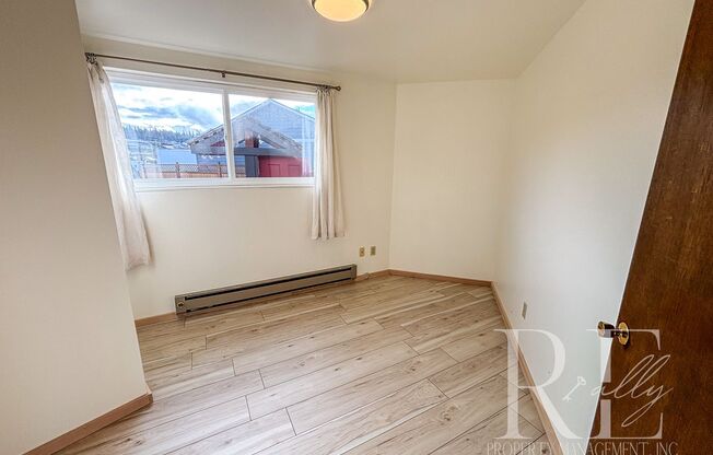 2 beds, 1 bath, $3,000