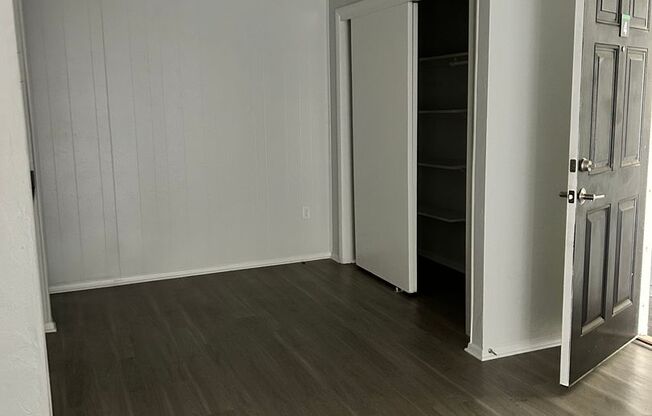 1 bed, 1 bath, 745 sqft, $1,175, Unit F4