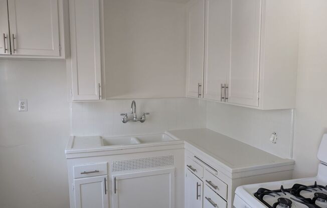 1 bed, 1 bath, $1,695, Unit G