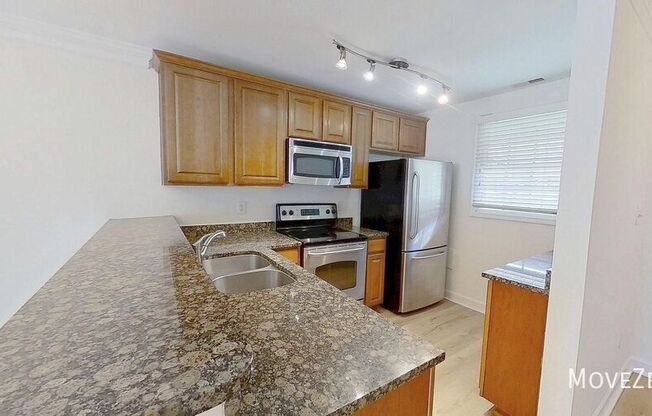 1336 Green Oaks Ln