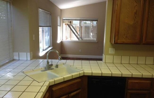 4 beds, 2 baths, $3,050