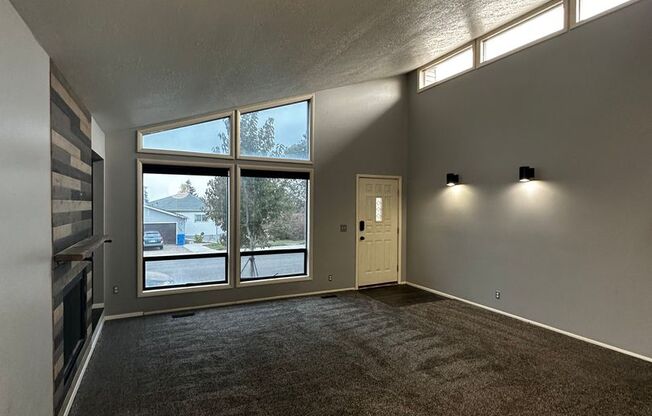 Wonderful Single-Family Home in The Highland Area